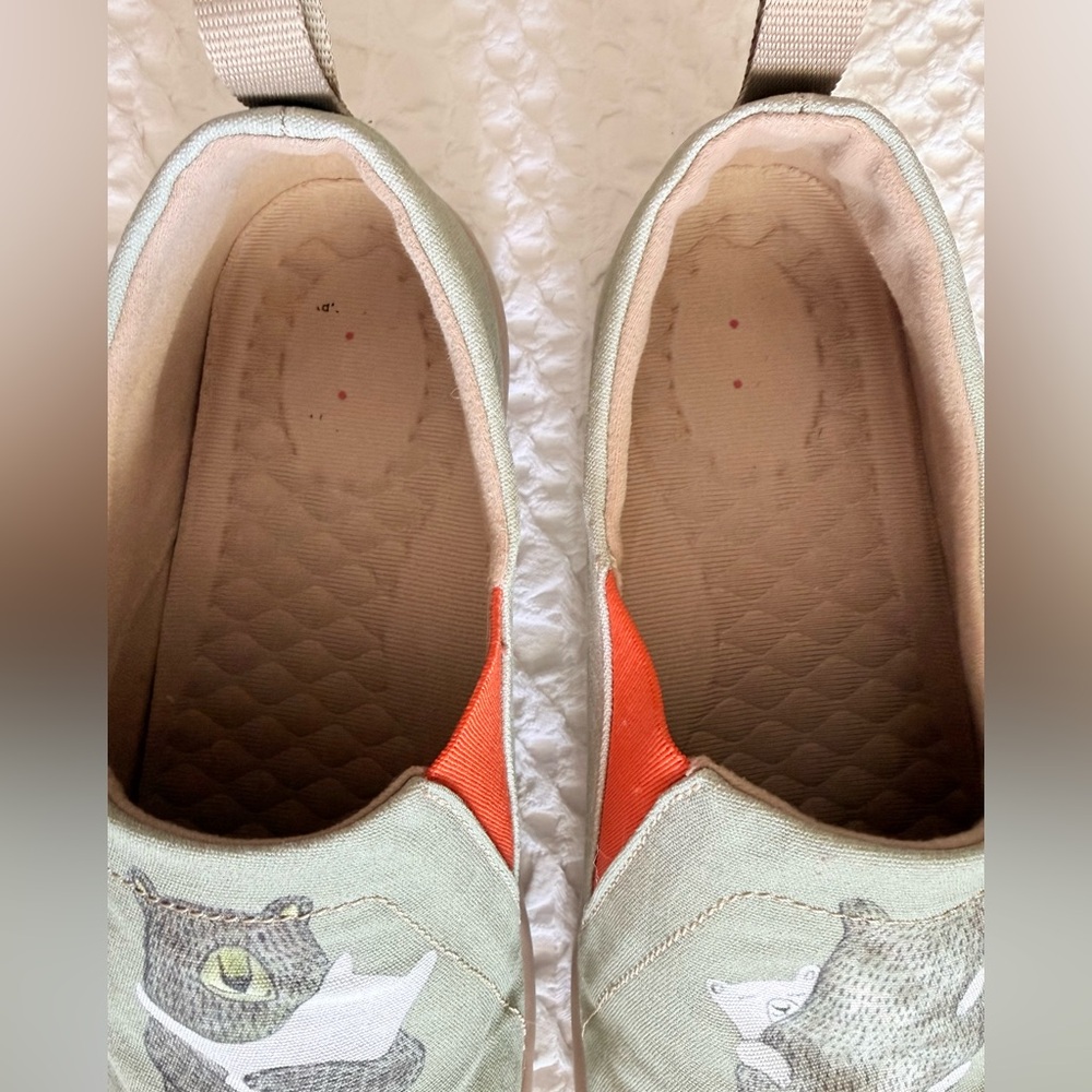 UIN Bear Hug Canvas Slip-On Shoes Art Comfort Women’s 10 - Picture 9 of 11